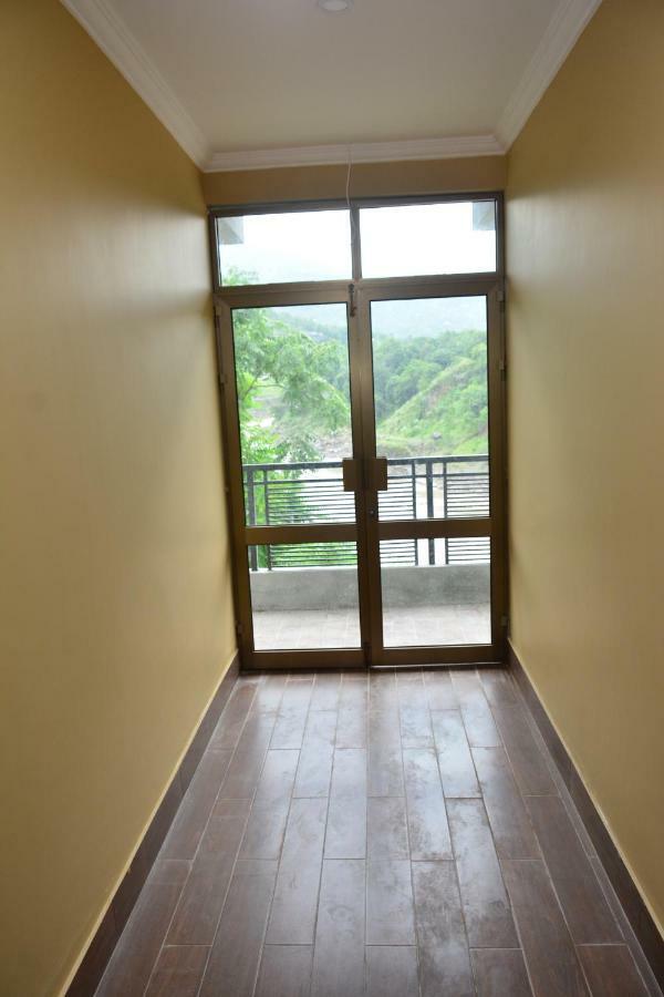 La Orilla Hotel Muzaffarabad Exterior foto