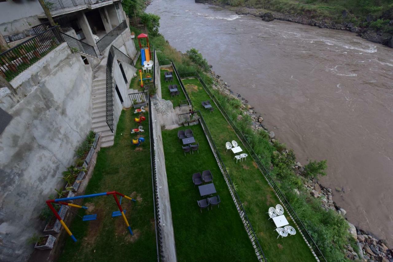 La Orilla Hotel Muzaffarabad Exterior foto